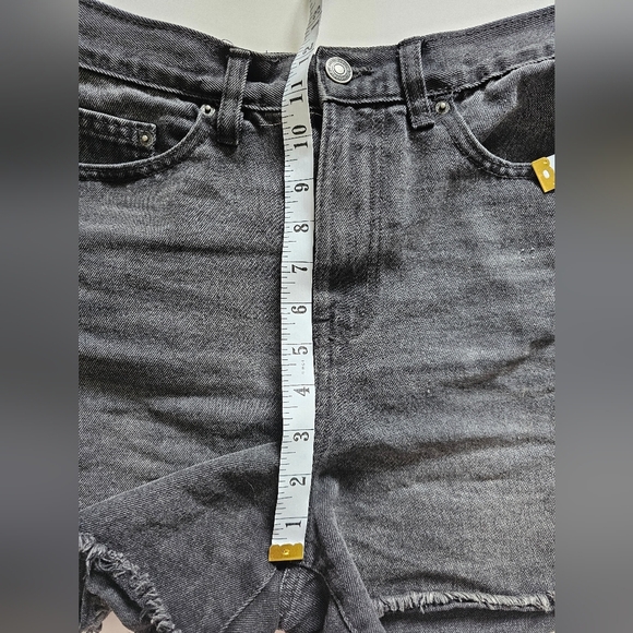 Ardene Size 5 Boyfriend Women's Black Denim Shorts High Waisted - Picture 6 of 6